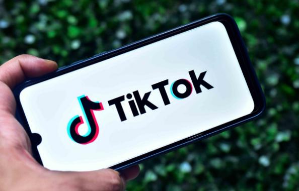 TikTok Introduces “Video CRT” Effect for Old Screen Style 